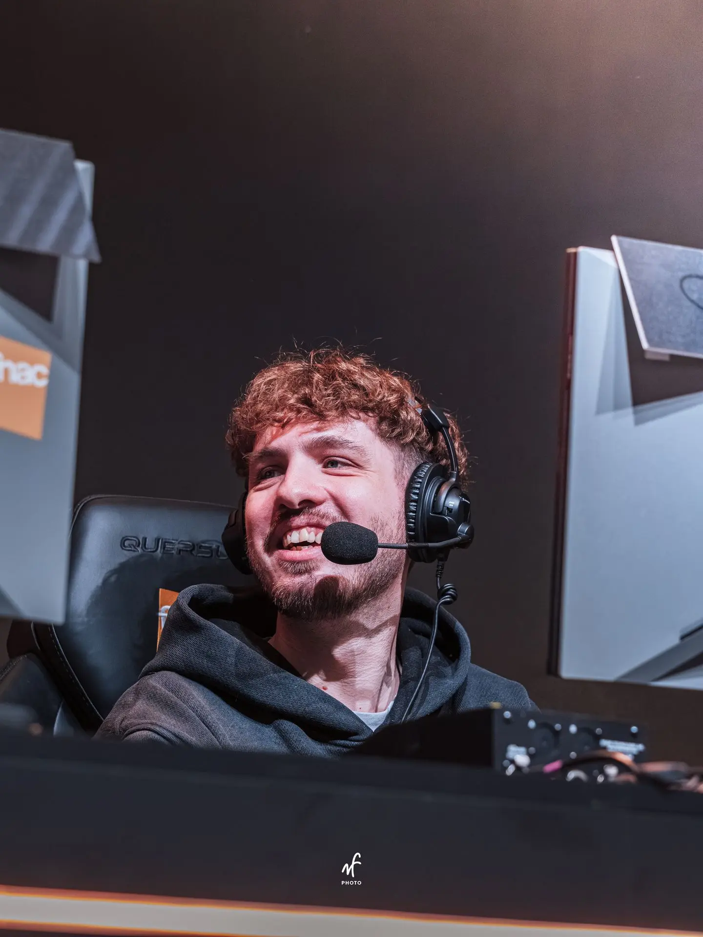 Reportage photo événementiel lors de la Paris Games Week avec stands marques, influenceurs et public