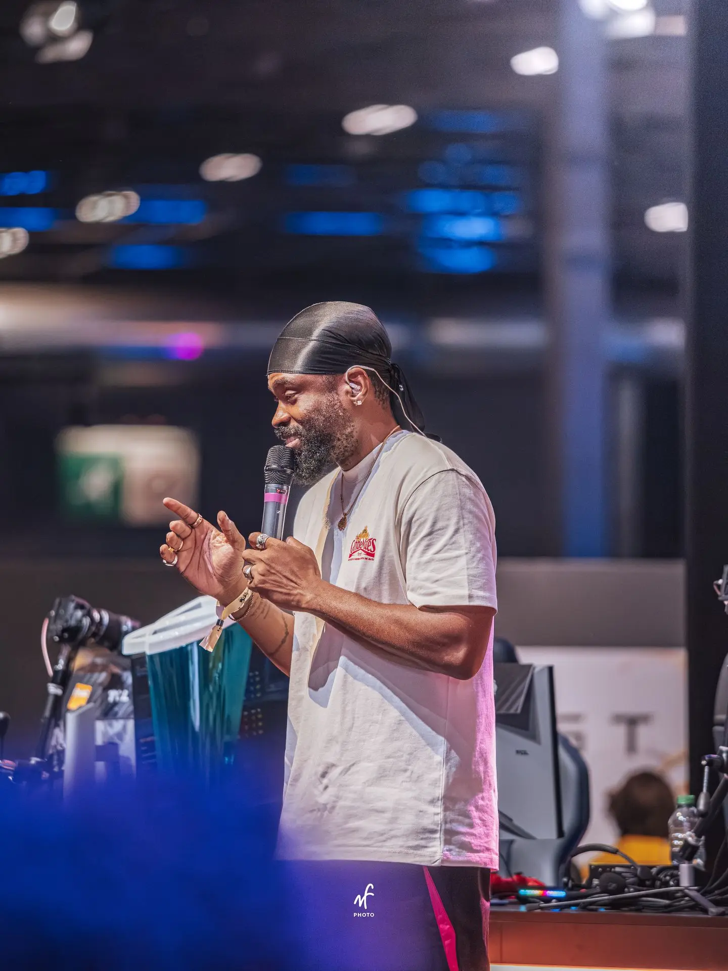 Reportage photo événementiel lors de la Paris Games Week avec stands marques, influenceurs et public