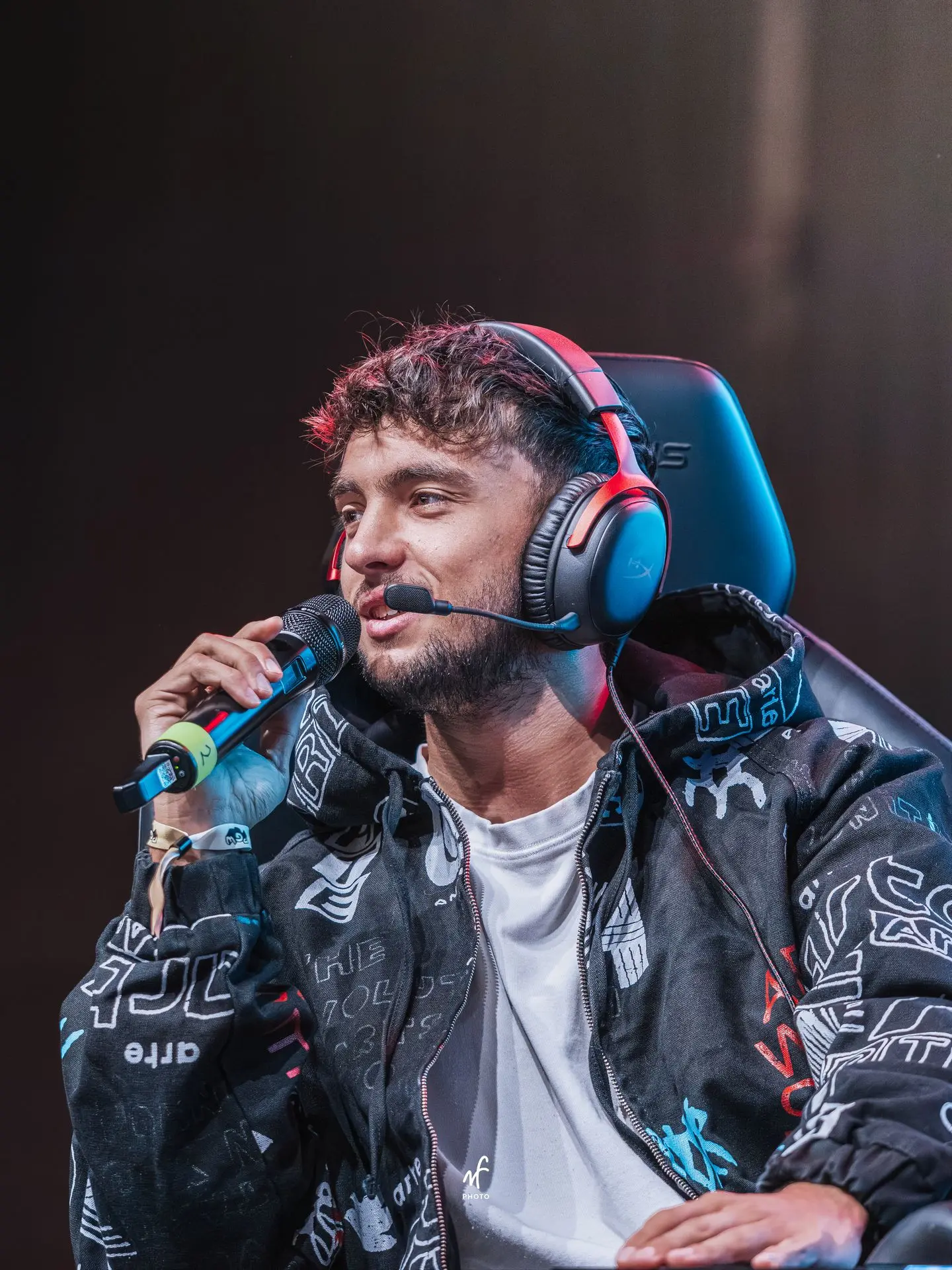 Reportage photo événementiel lors de la Paris Games Week avec stands marques, influenceurs et public